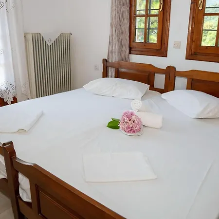 Apartment Paradeisos